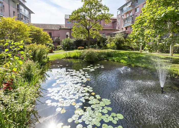 Evangelische Diakonissenanstalt Gaestehaus Am Diakonissenplatz 3*