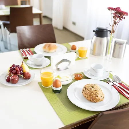 Evangelische Diakonissenanstalt Gaestehaus Am Diakonissenplatz Bed & Breakfast Stoccarda